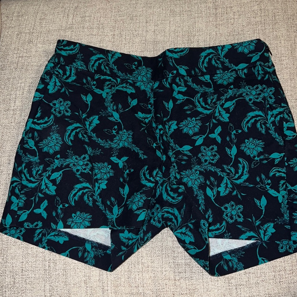 Banana republic floral shorts with pockets